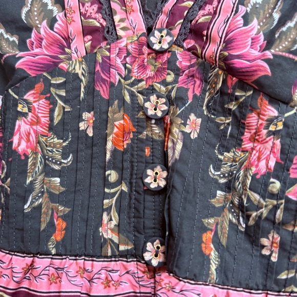 Farm Rio Peplum Blouse Size Medium - Picture 3 of 3